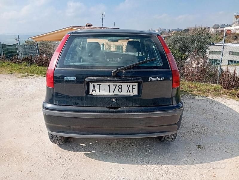 Usata Fiat Punto 1998 Nero Berlina