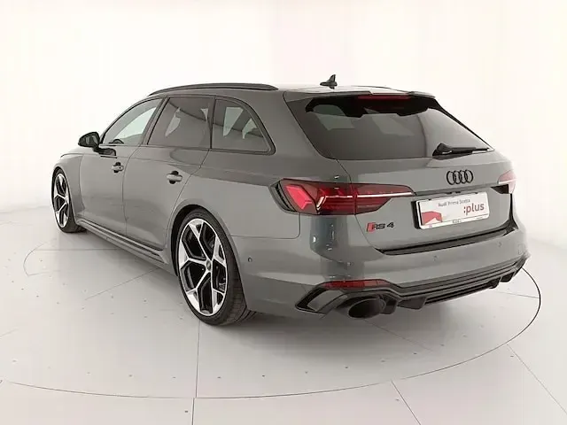 Käytetty Audi RS4 Ambiente 450 HP (330 kW) 2024 Harmaa Farmari