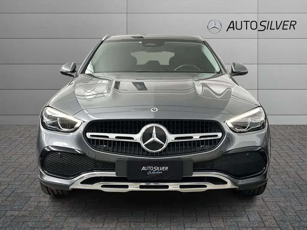 Usado Mercedes 220 Premium 197 CV (144 kW) 2023 Gris Familiar