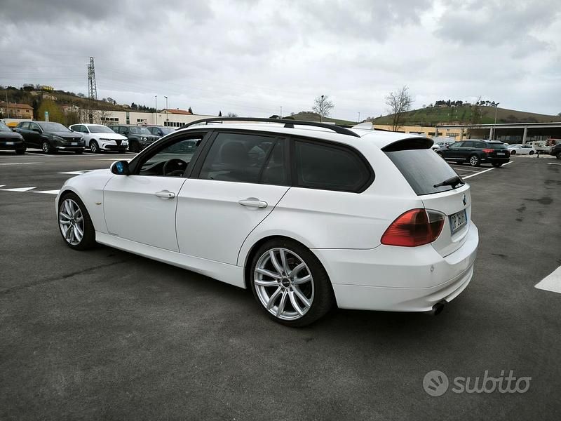 Usata BMW 320 177 CV (130 kW) 2008 Bianco Station wagon