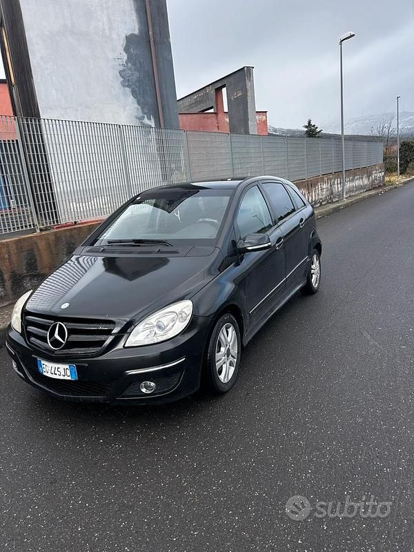 Usata Mercedes B180 109 CV (80 kW) 2008 Nero Monovolume