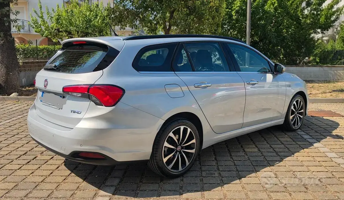 Usata Fiat Tipo Lounge 120 CV (88 kW) 2017 Grigio Station wagon