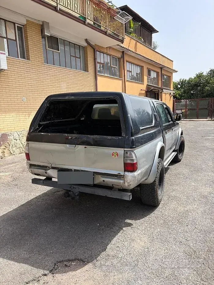 Usata Mitsubishi L200 100 CV (73 kW) 1998 Nero Pick-up