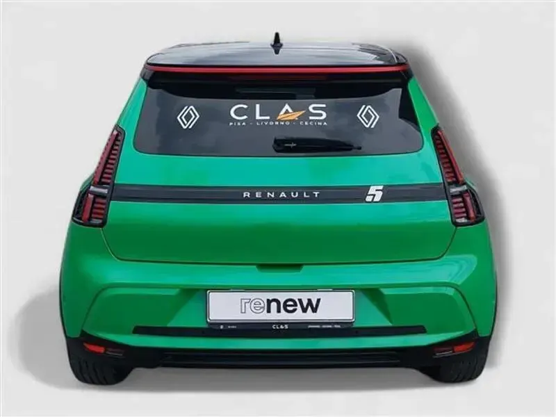 Usata Renault 5 E-Tech Komfort 110 kW (150 CV) 2024 Verde chiaro