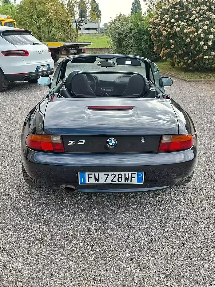 Usata BMW 325 Cabriolet 150 CV (110 kW) 1994 Nero Cabrio