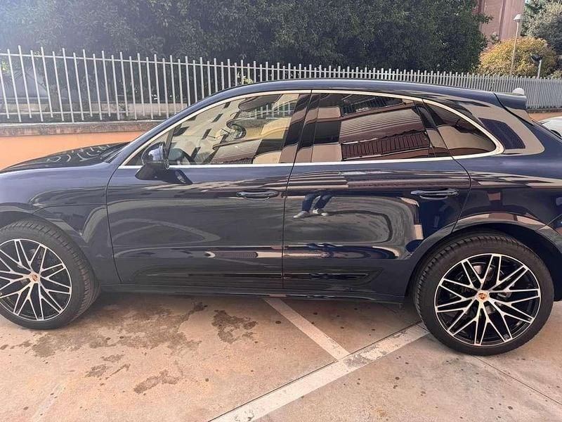 Usata Porsche Macan 265 CV (194 kW) 2022 Blu/azzurro SUV
