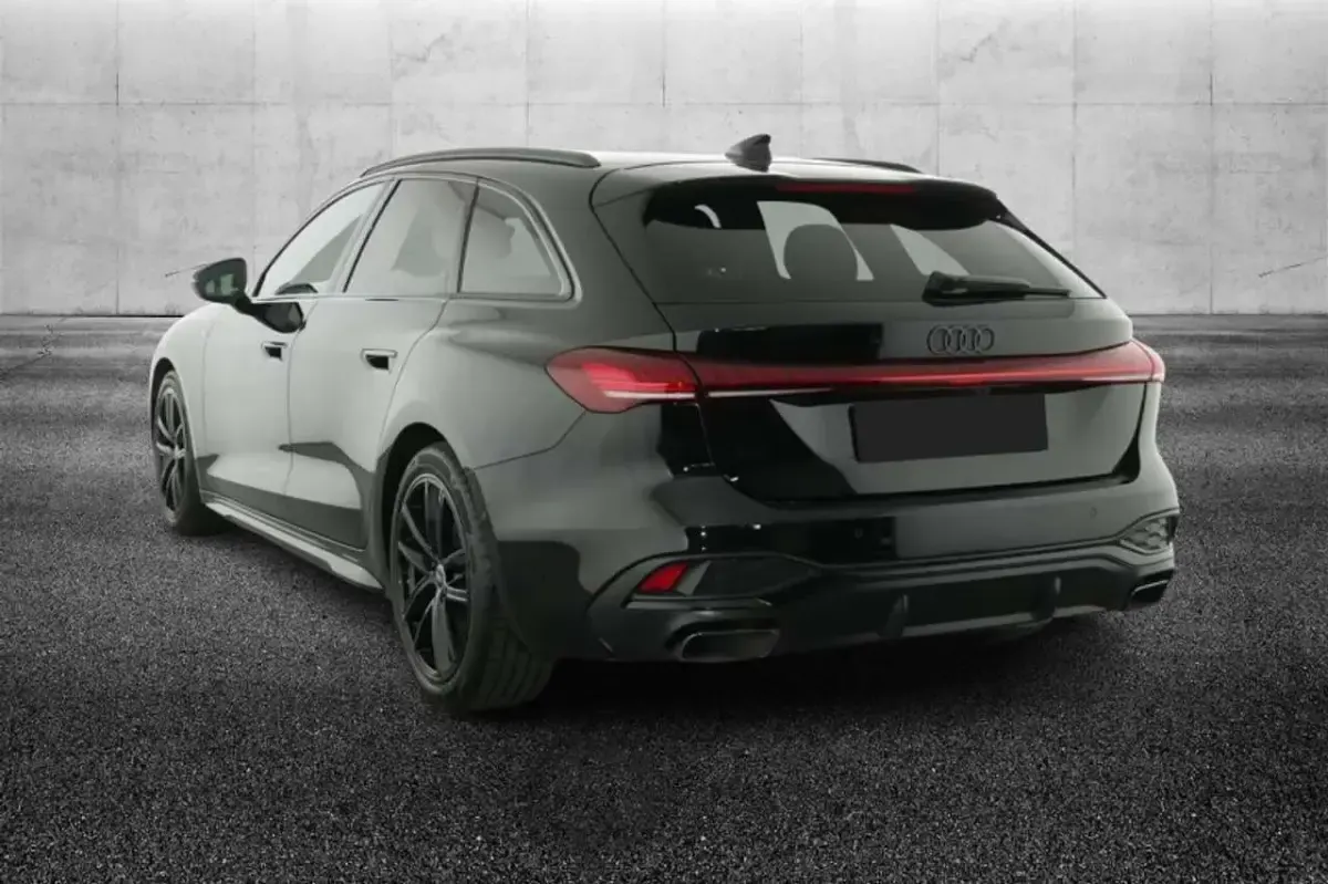 Usata Audi A5 S-Line 150 CV (110 kW) 2025 Nero Station wagon