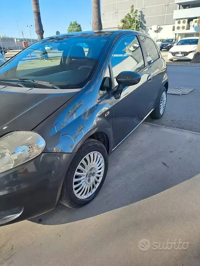 Usata Fiat Grande Punto 65 CV (47 kW) 2009 Grigio Utilitaria
