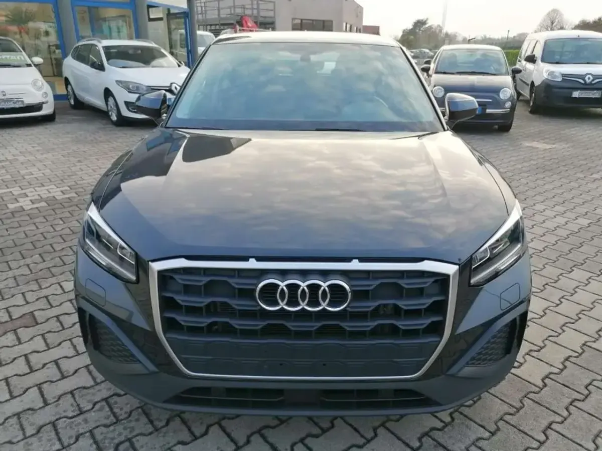 Usata Audi Q2 110 CV (80 kW) 2023 Grigio scuro SUV