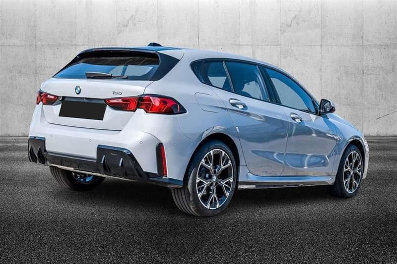 Usata BMW 120 M Sport 156 CV (114 kW) 2025 Giallo Utilitaria