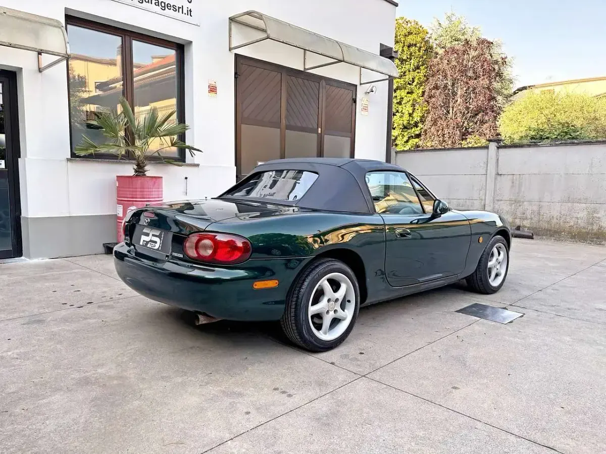 Usata Mazda MX5 110 CV (80 kW) 2002 Verde Cabrio
