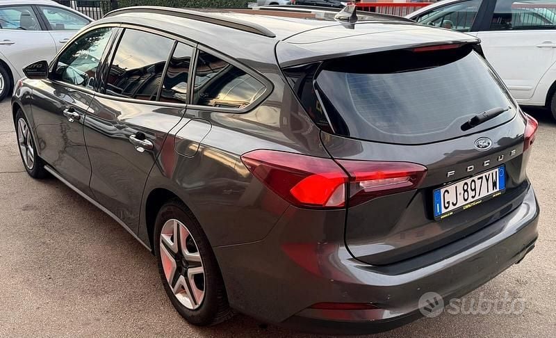 Usata Ford Focus ST-Line 120 CV (88 kW) 2022 Grigio Station wagon