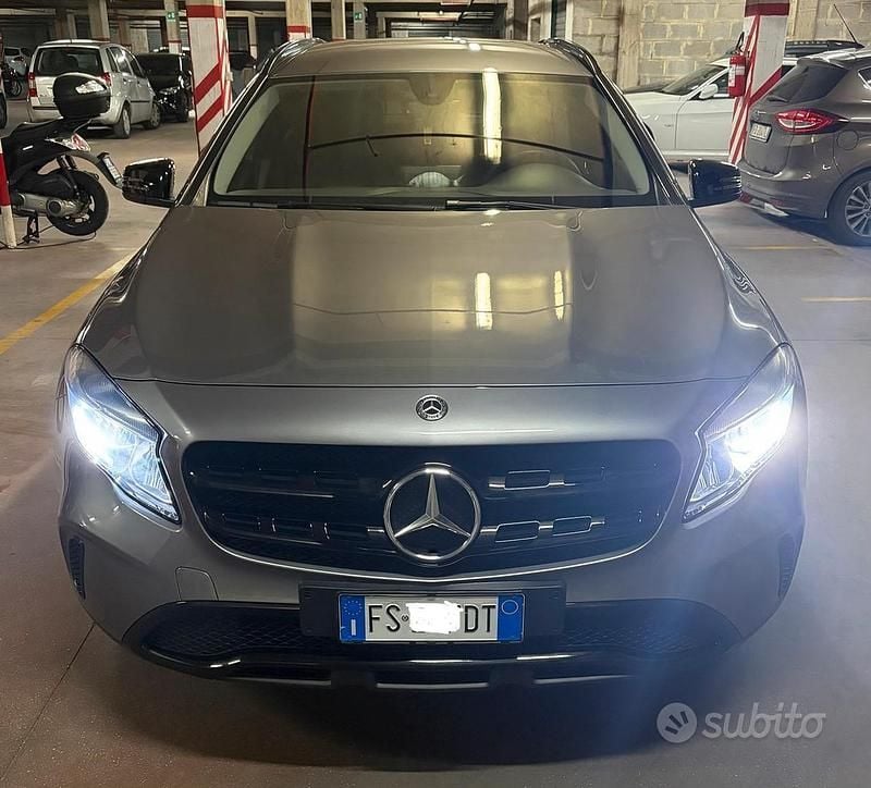 Usata Mercedes GLA200 Business 136 CV (100 kW) 2018 Grigio SUV