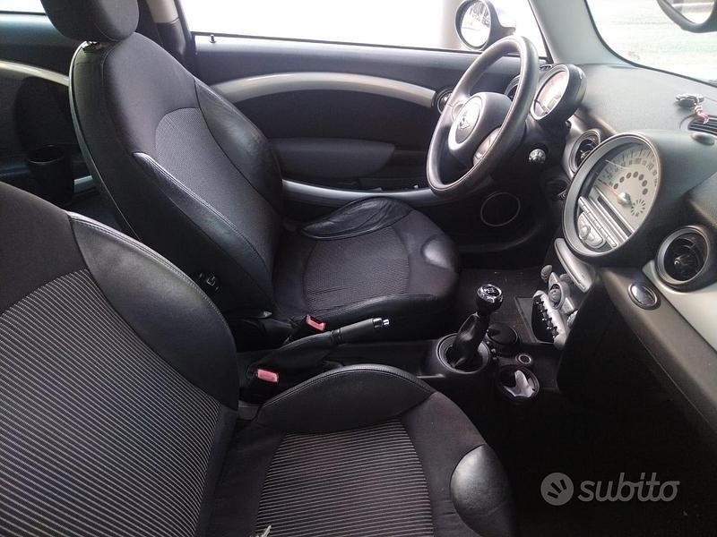 Usata Mini Cooper Coupé 112 CV (82 kW) 2010 Marrone Coupé