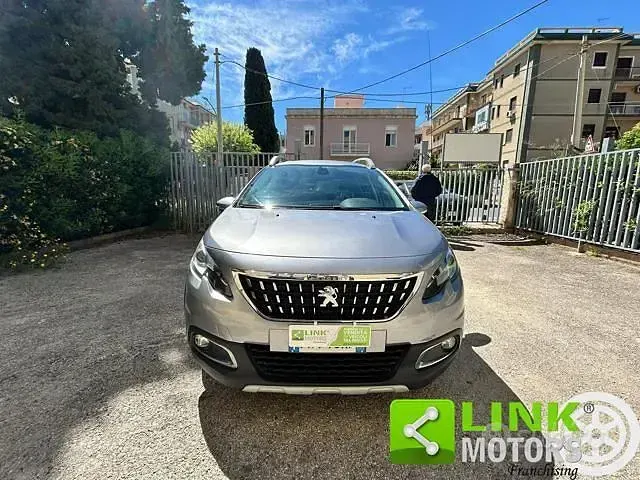 Usata Peugeot 2008 Active 99 CV (72 kW) 2017 Grigio SUV