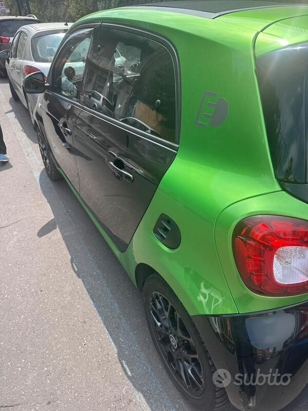 Usata Smart ForFour Electric Drive 41 kW (56 CV) 2018 Nero Utilitaria