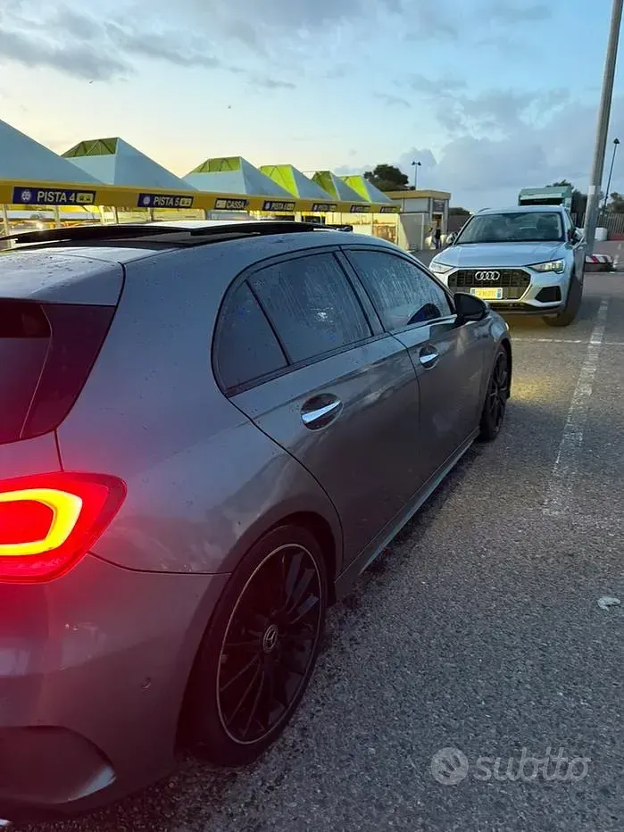 Usata Mercedes A180 Premium Plus 116 CV (85 kW) 2019 Grigio Berlina