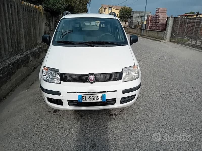 Bianco Usata 2012 Fiat Panda Dynamic Utilitaria | 4900 € (Buon prezzo) - Immagine 1/4