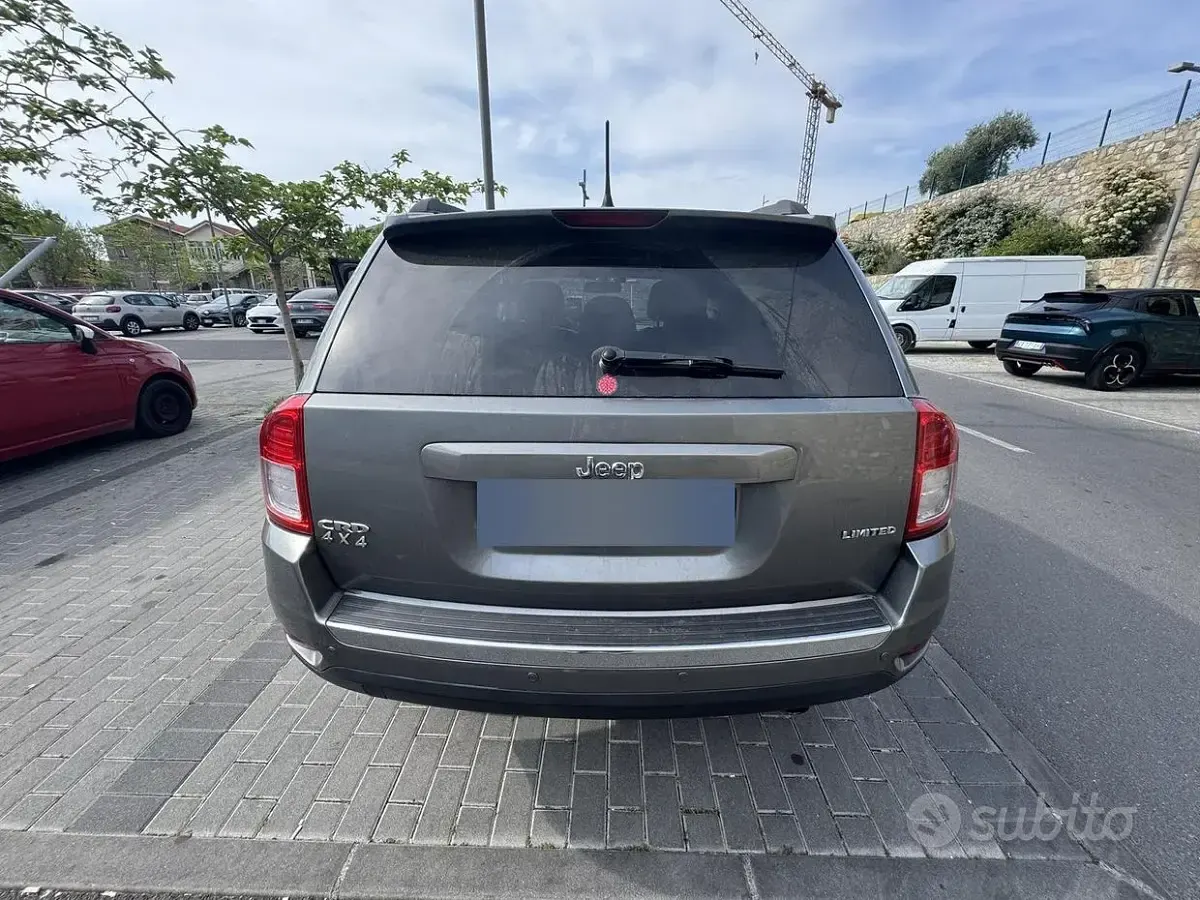 Usata Jeep Compass 163 CV (119 kW) 2013 Grigio SUV