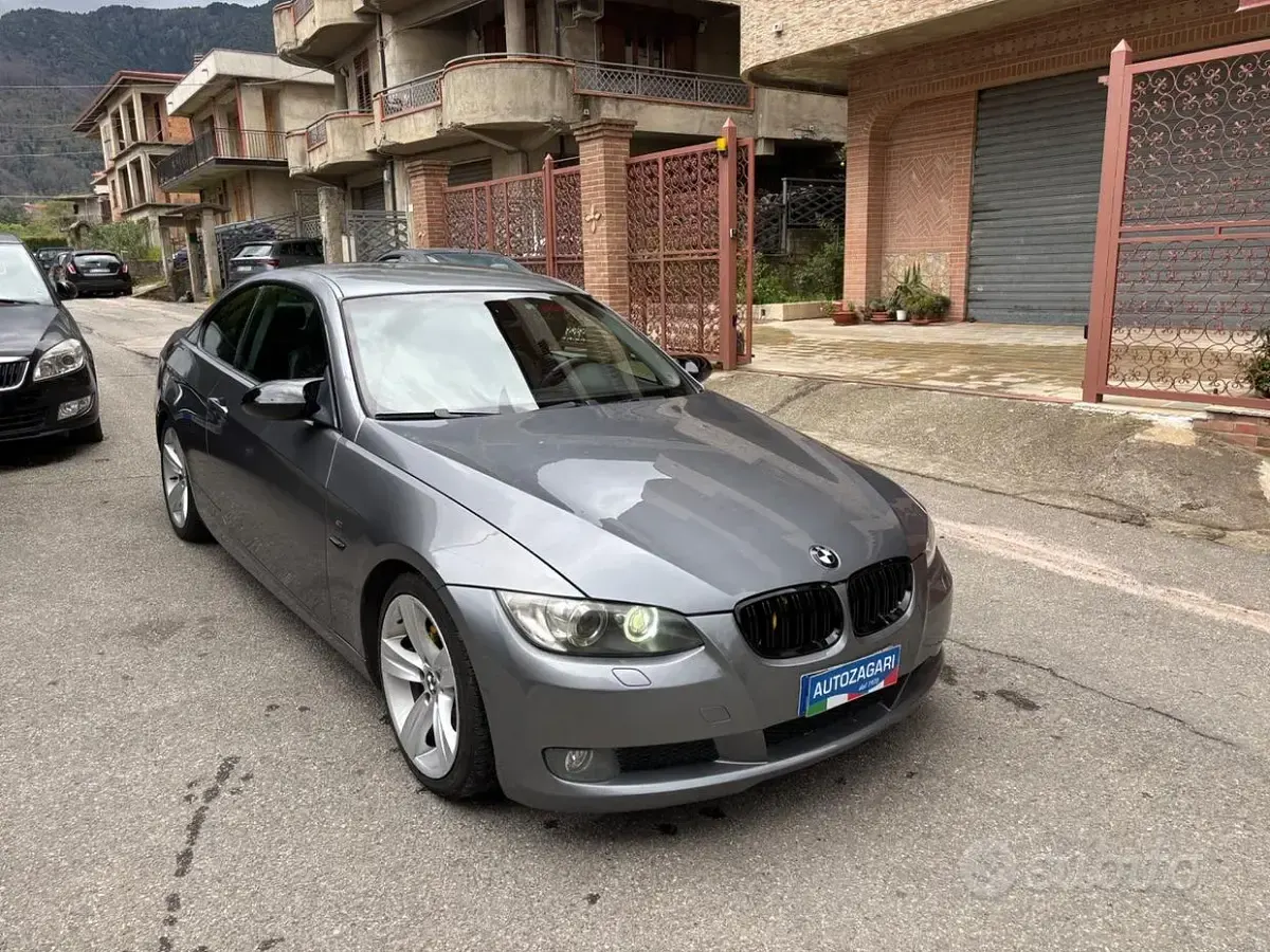 Begagnad BMW 320 M Sport 177 HK (130 kW) 2009 Grå Sportkupé