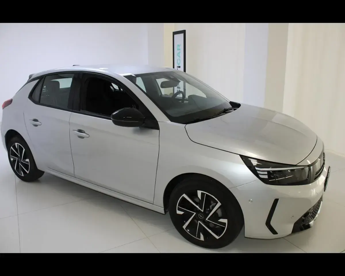 Usata Opel Corsa 101 CV (74 kW) 2025 Bianco Utilitaria