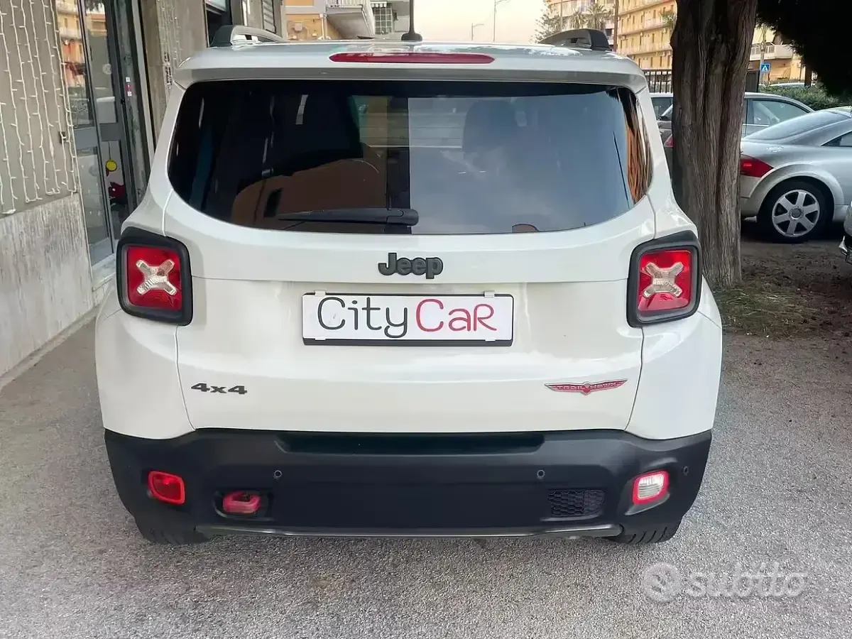 Usata Jeep Renegade 170 CV (125 kW) 2018 Bianco SUV