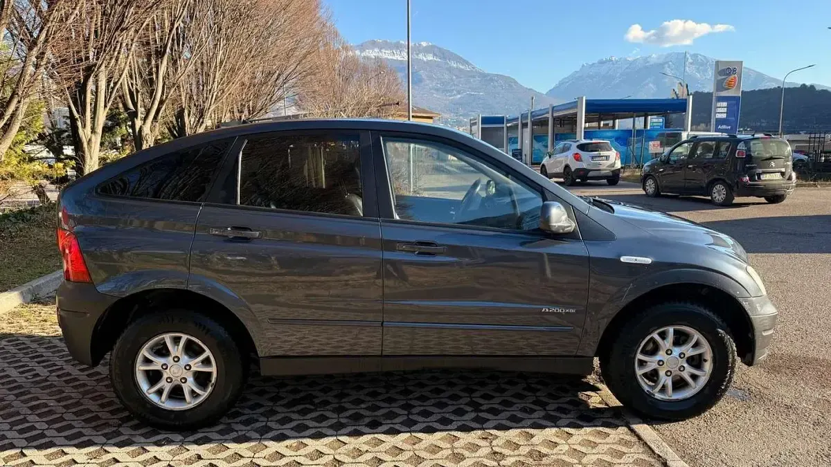 Usata SsangYong Actyon 141 CV (103 kW) 2009 Grigio SUV