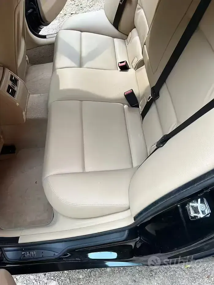 Usata BMW 318 129 CV (94 kW) 2006 Nero Station wagon