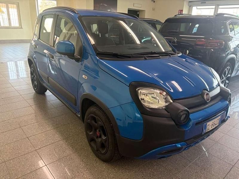 Usata Fiat Panda Cross Cross 69 CV (50 kW) 2023 Blu/azzurro Utilitaria