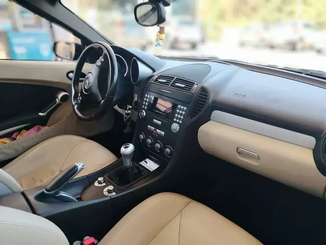 Usata Mercedes SLK200 163 CV (119 kW) 2006 Blu/azzurro Cabrio