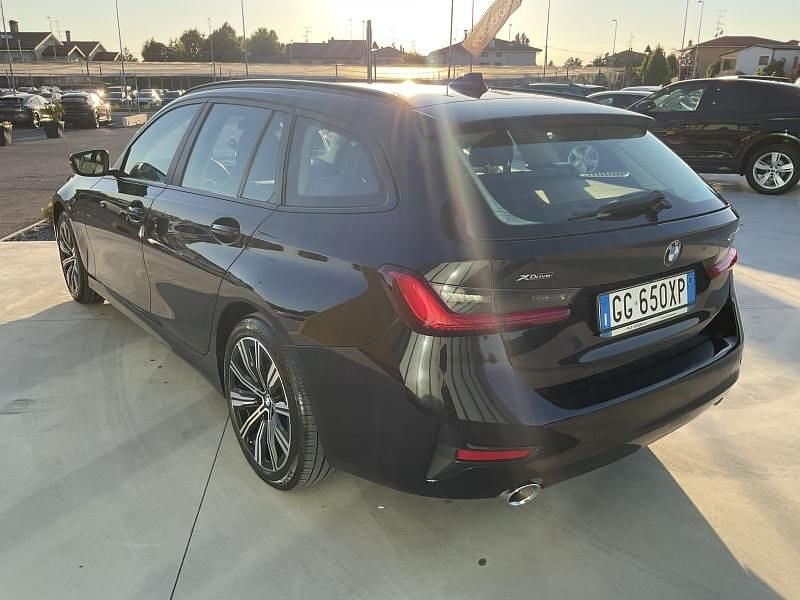 Usata BMW 320e Sport Line 190 CV (139 kW) 2020 Nero metallizzato Station wagon