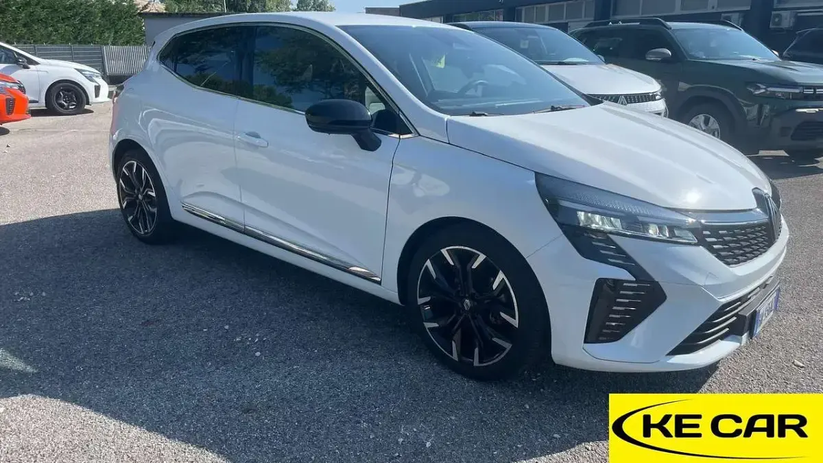 Usata Renault Clio V Techno 101 CV (74 kW) 2025 Bianco Berlina