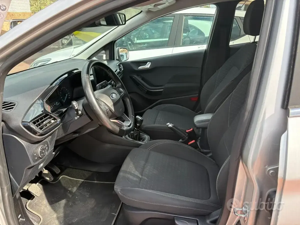 Usata Ford Fiesta Titanium 125 CV (91 kW) 2021 Grigio Utilitaria