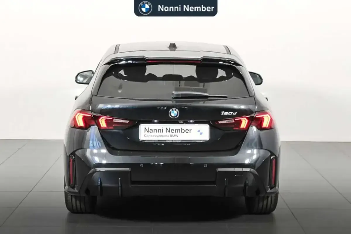 Nuova BMW 120 M Sport 163 CV (119 kW) 2026 Black sapphire metallizzato Utilitaria