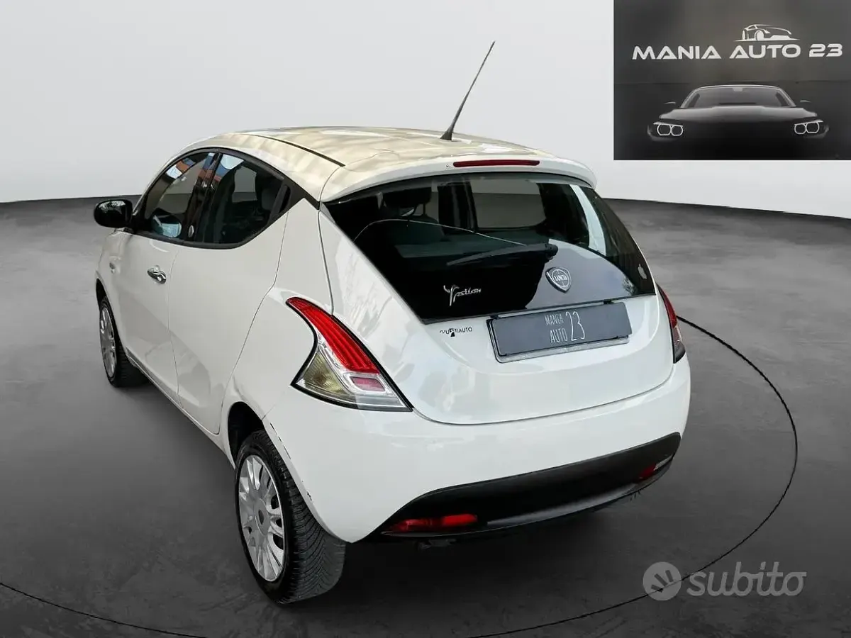 Usata Lancia Ypsilon Gold 80 CV (58 kW) 2014 Bianco Utilitaria