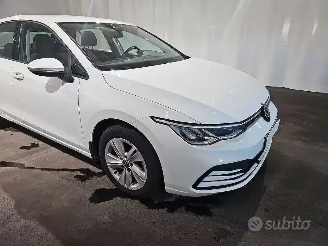 Usata VW Golf VIII Active 131 CV (96 kW) 2023 Other Berlina