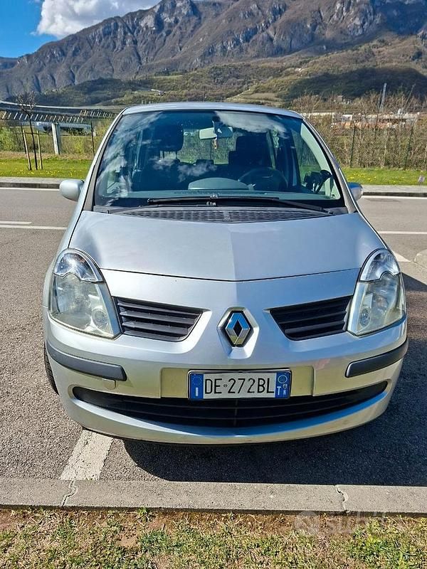 Usata Renault Modus 75 CV (55 kW) 2006 Grigio Monovolume
