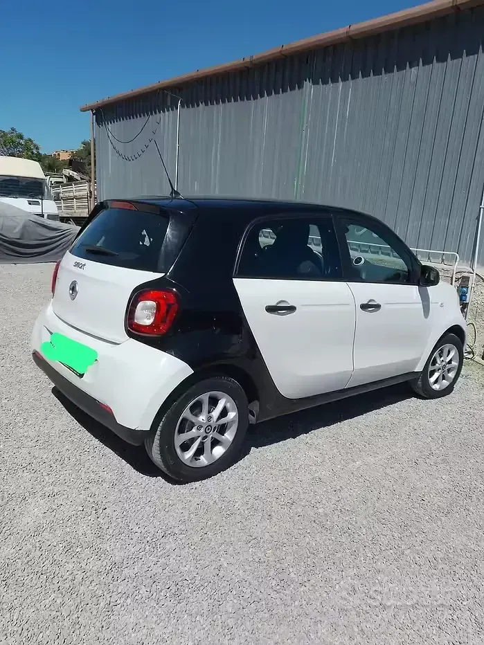 Usata Smart ForFour 61 CV (44 kW) 2018 Bianco Utilitaria