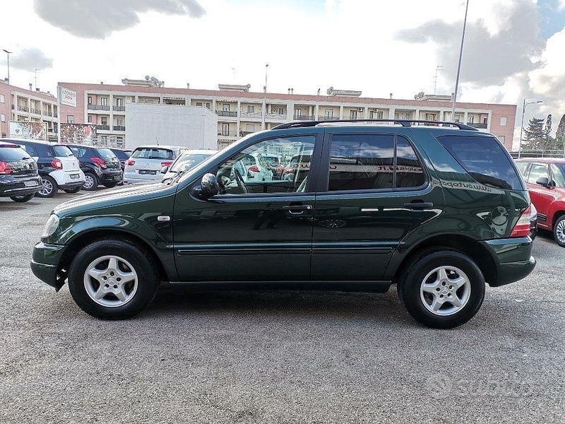 Usata Mercedes ML270 163 CV (119 kW) 2000 Verde SUV