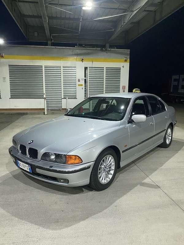 Begagnad BMW 528 Efficient Dynamics 193 HK (141 kW) 2000 Sedan