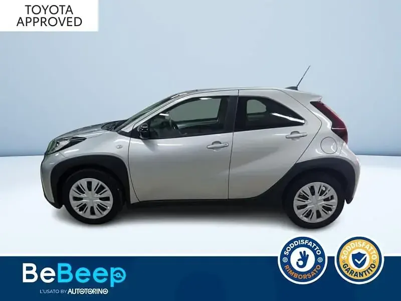 Usata Toyota Aygo X Active 72 CV (52 kW) 2022 Argento metallizzato SUV