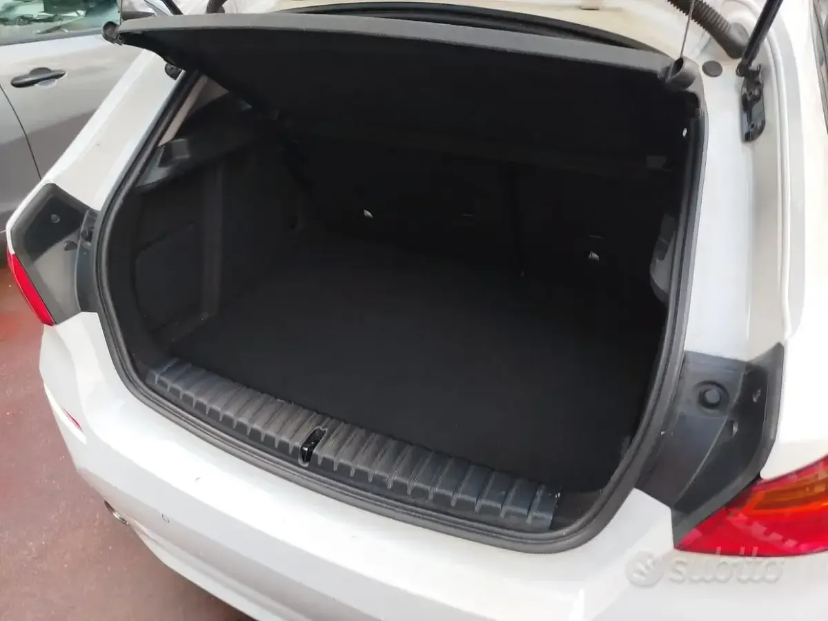 Gebraucht BMW 116 Advantage 116 PS (85 kW) 2023 Weiß Kleinwagen