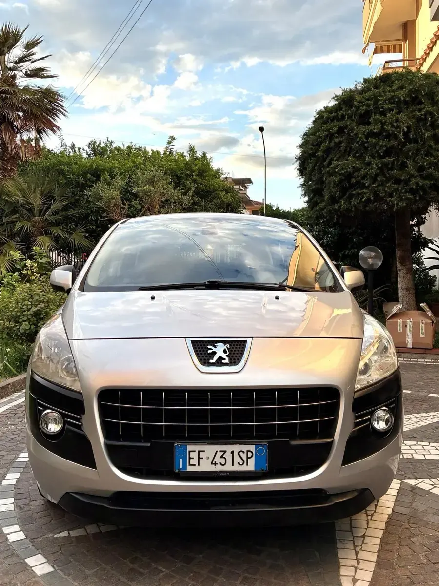 Usata Peugeot 3008 Premium 109 CV (80 kW) 2010 Argento Station wagon