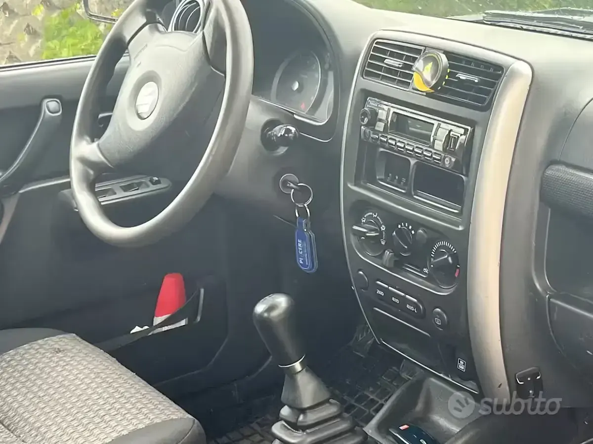 Second-hand Suzuki Jimny 2013 Negru SUV