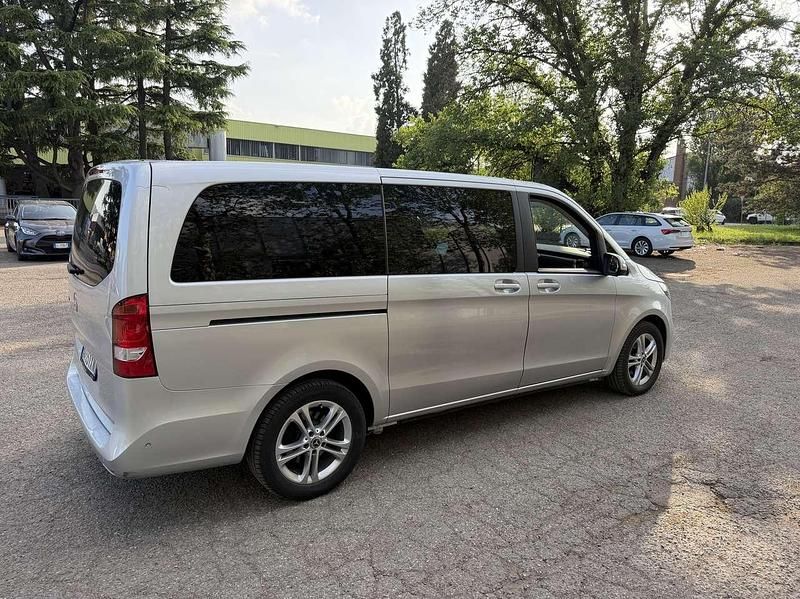 Usata Mercedes V220 163 CV (119 kW) 2020 Argento Monovolume