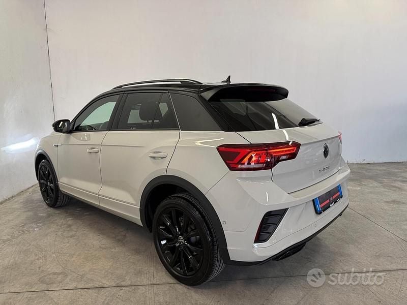 Usata VW T-Roc R-line 110 CV (80 kW) 2023 Grigio SUV