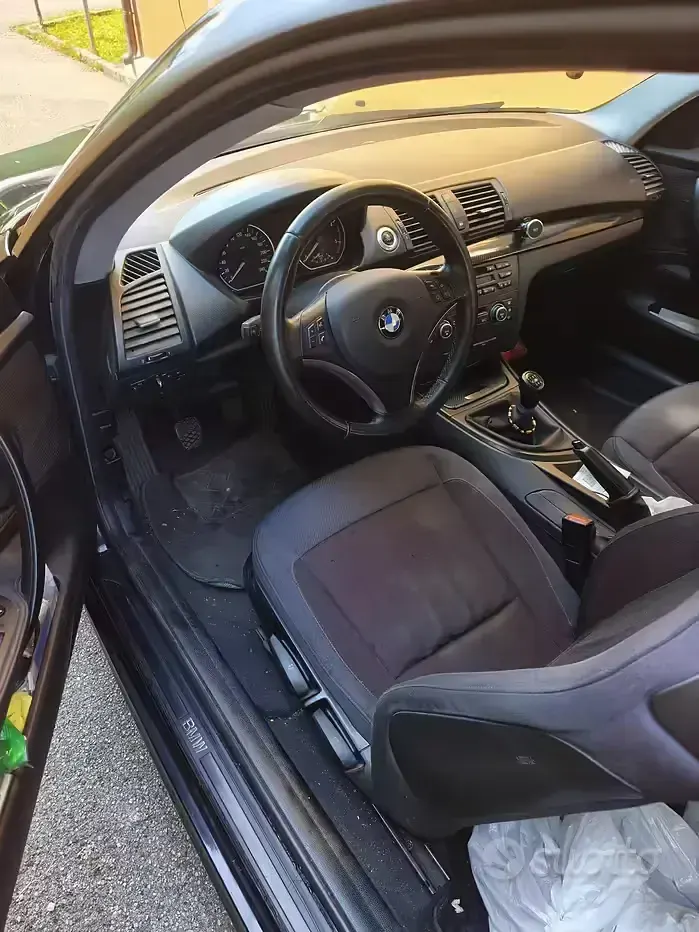 Usata BMW 118 143 CV (105 kW) 2008 Nero Utilitaria