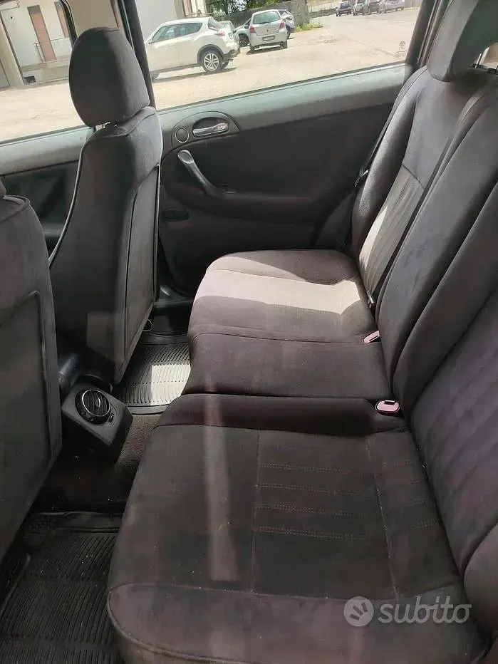 Usata Alfa Romeo 147 120 CV (88 kW) 2007 Nero Utilitaria