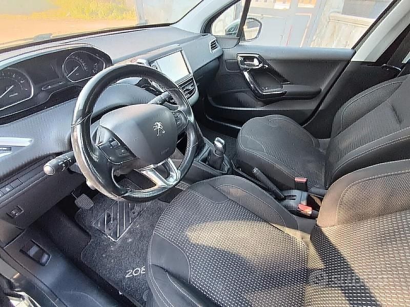 Usata Peugeot 208 Access 82 CV (60 kW) 2015 Grigio Utilitaria