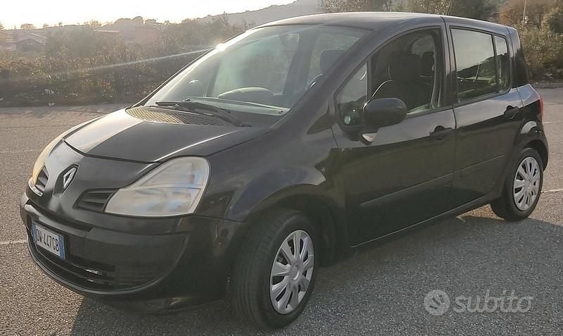 Usata Renault Modus 75 CV (55 kW) 2009 Nero Monovolume